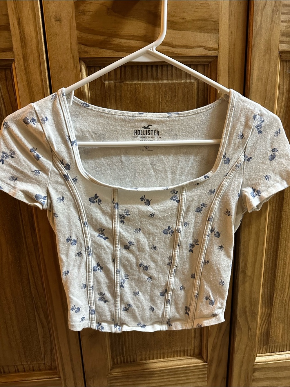 Hollister Cream Cropped Square-Neck Top with Blue Floral Print